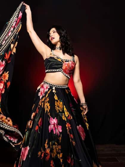 फ्लोरल लहंगा (Floral Lehenga)