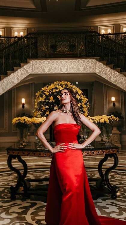Malaika Arora की रेड ड्रेस है बेहद खास