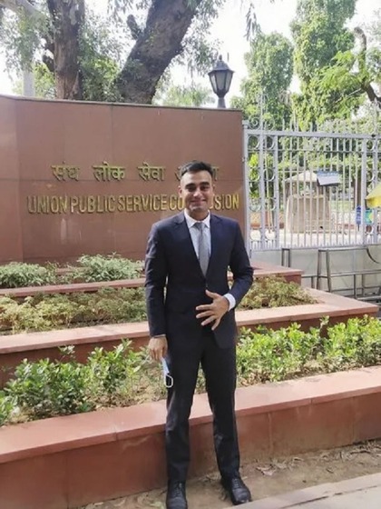 <p>मूलरूप से उत्तराखंड के सितारगंज के रहने वाले हिमांशु गुप्ता का परिवार यूपी के बरेली में रहता है। उनके पिता दिहाड़ी मजदूरी करके परिवार का पेट पालते थे। <br />
 </p>

