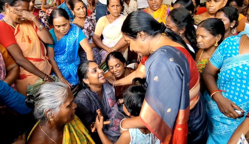 Vanathi Srinivasan mourns to BJP youth district secretary Naresh kumar who died in an accident Rya