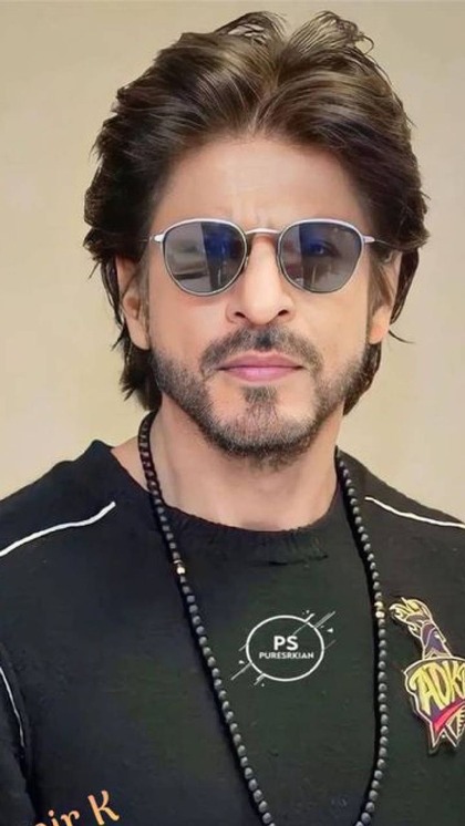 <p>किंग खान यानी शाहरुख खान की संपत्ति में लगातार इजाफा हो रहा है। 13 साल में शाहरुख खान की संपत्ति अचानक से बढ़ गई है। जानिए कितनी है शाहरुख खान की नेटवर्थ।</p>
