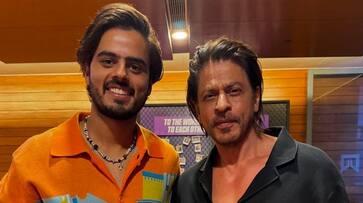 Shah Rukh Khan poses with Kolkata Knight Riders vice-captain Nitish Rana [Photos] ATG