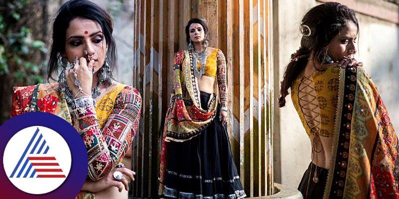 Nathicharami Actress Shruthi Hariharan stuns in desi look photos viral pav