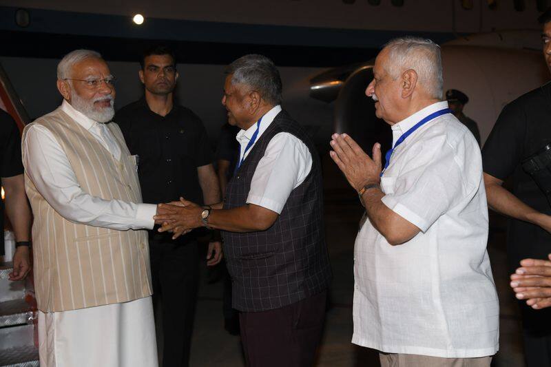 Lok Sabha Election 20024 PM Modi arrives Belagavi for Karnataka Campaign ckm