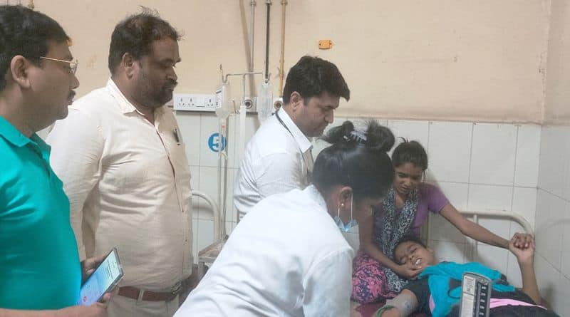 More Than 30 Of Female Students Are Sick After Eating Hostel Food At Raichur gvd