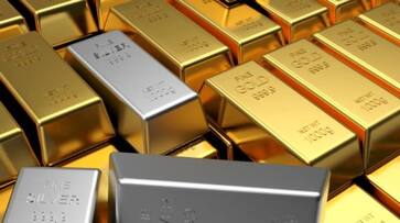 What is the reason for continuous fluctuations in the prices of gold and silver in the month of April? XSMN