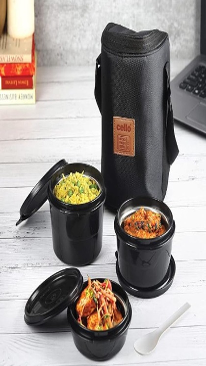 <p><a href="https://www.amazon.in/Containers-Plastic-Stainless-Leakproof-College/dp/B0BX46GQL1/ref=sr_1_39?crid=3PYQ3L1OVD1UK&th=1&tag=nbt_apnabazaar-21&ext_vrnc=hi" rel="nofollow" target="_blank">CELLO </a>का ये लंच बैग आप मात्र अमेजन सेल से ₹629 में खरीद सकते हैं। ये आउटर प्लास्टिक,स्टेनलेस स्टील से बना हुआ है। जिसमें कई घंटों तक खाना गर्म रहता है इसे साफ किया जा सकता है। </p>

<p> </p>

<p> </p>

<p> </p>
