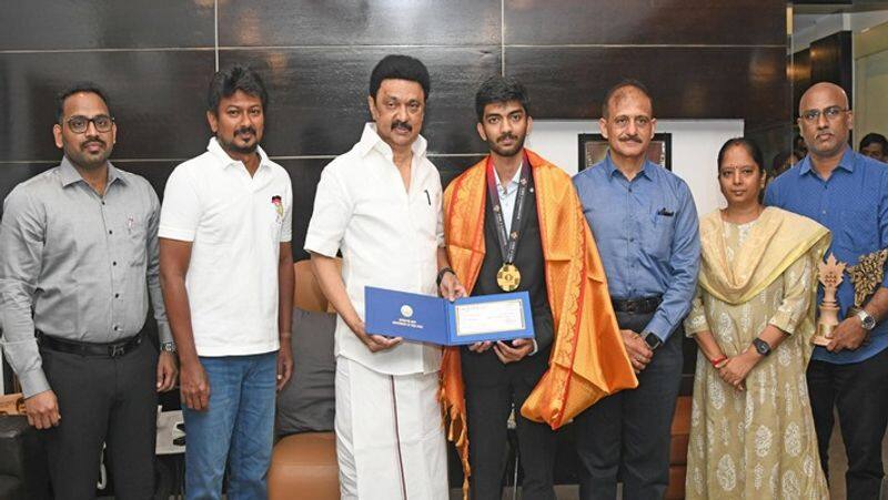 TN CM MK Stalin felicitated young chess player Gukesh Rs 75 lakh incentive for winning the FIDE Candidates series smp