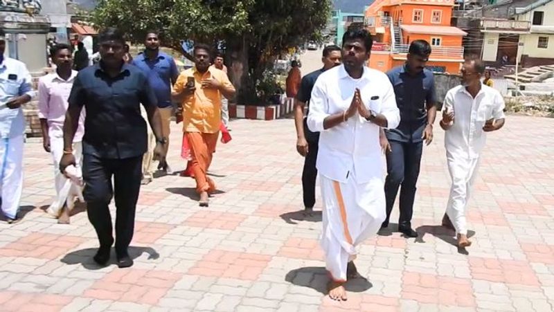 Tamil Nadu BJP Chief K Annamalai Offered Prayers At Annamalaiyar Temple In Thiruvannamalai vel