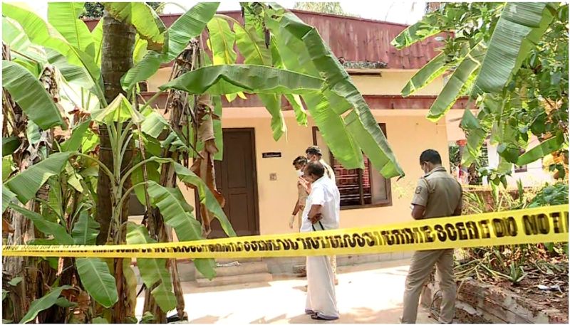 dead body of mother and daughter found inside room in kannur