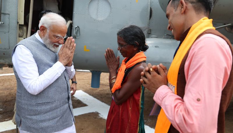 PM Modi met Mohini Gowda fruit seller from Ankola during his visit to karnataka who is she ans