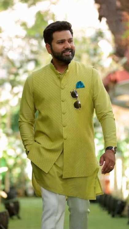 <p>रोहित शर्मा BCCI से INR 7 crore और IPL Salary: INR 16 करोड़ की कमाई करते हैं। इसके अलावा भी रोहित शर्मा के अन्य इनकम सोर्स हैं। <br />
 </p>
