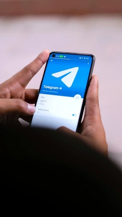 <p>पहला बेस्ट ऑप्शन Telegram है, जो कि भारत में काफी टाइम से फेमस है। यह वॉट्सऐप की तरह ग्रुप चैट, वॉयस, वीडियो कॉल, फाइल शेयर करना और अन्य चीजें शामिल हैं।</p>
