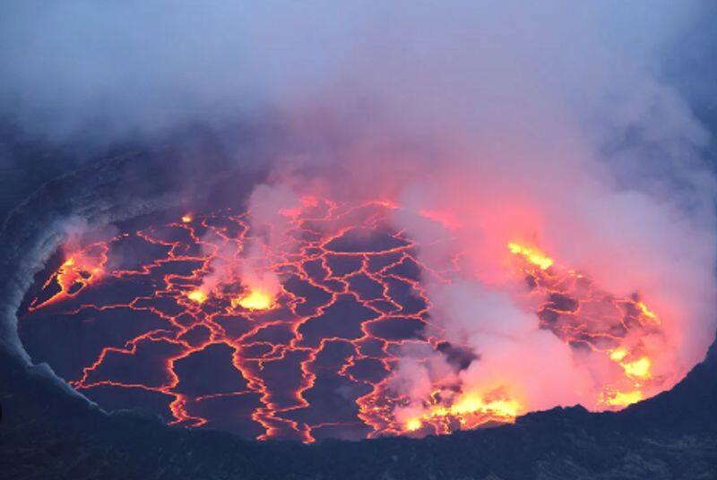 A volcano in Antarctica is spewing gold crystals worth Rs 5 lakh every day skr