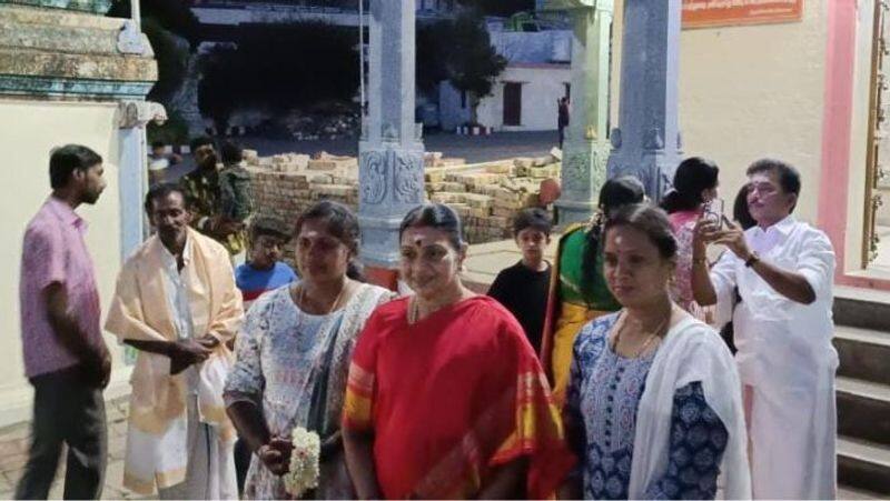 Chief Minister MK Stalin wife Durga Stalin Sami darshanam at Boompara Murugan temple in Kodaikanal