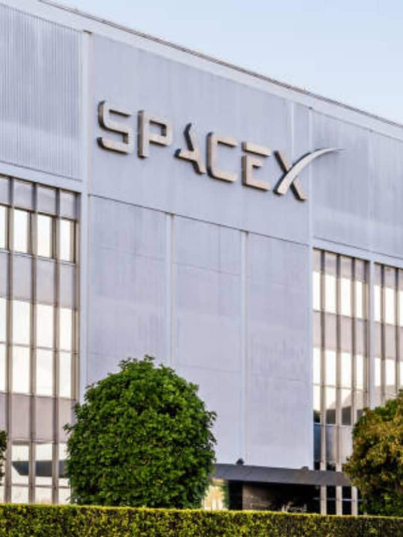 FAA grounds SpaceX after rocket falls over in flames at landing 