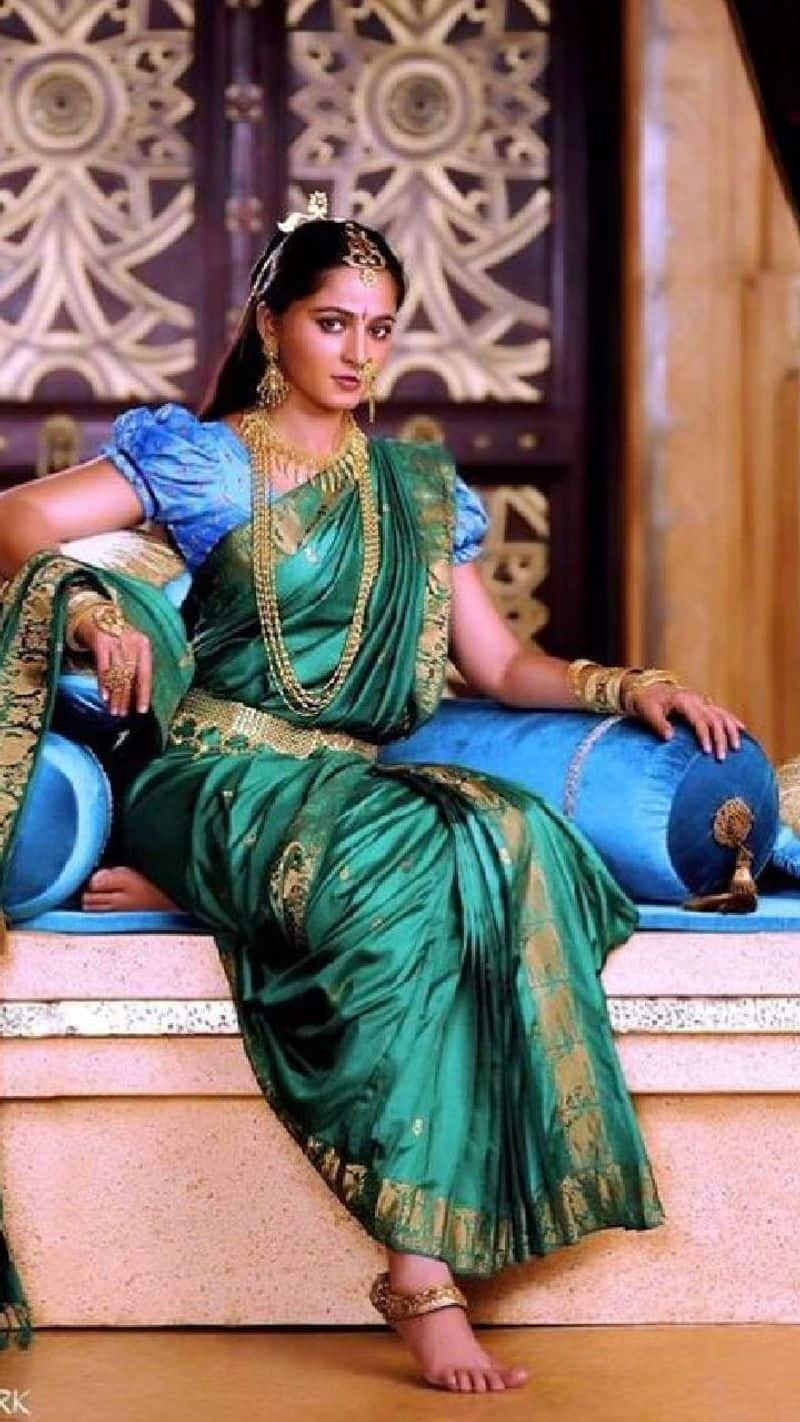 Bahubali Devasena style saree  Different varieties of Banarasi sarees xbw