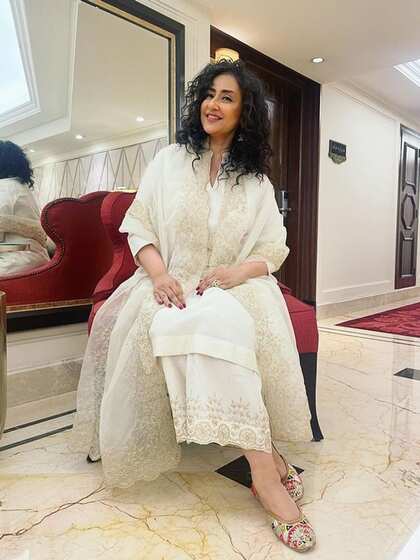 व्हाइट कुर्ता सेट (White Sharara Kurta Set)