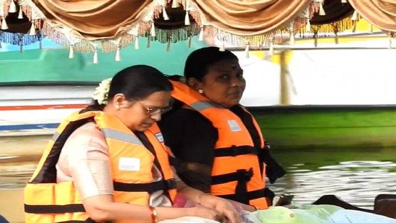 Tamil Nadu Chief Minister MK Stalin wife Durga Stalin boat ride in Kodaikanal smp