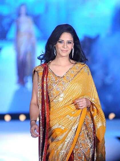 येलो साड़ी (Yellow Saree)