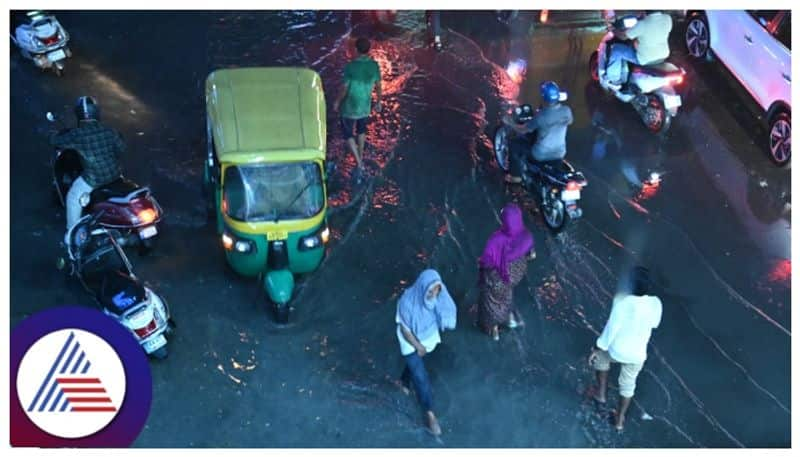 Bengaluru receives Heavy rain with storm gow