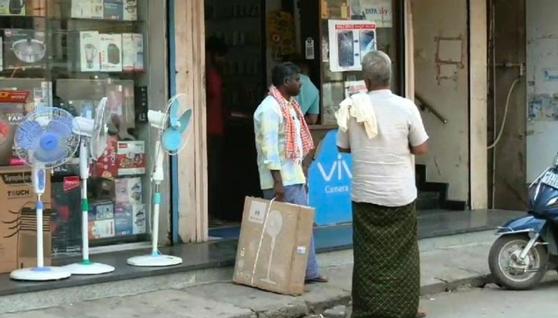 People of Chitradura Rush to Buy Air Conditioners and Air Coolers For Increasing temperature grg 