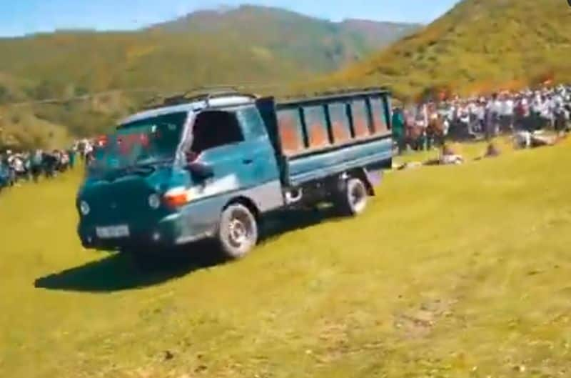 Ice cream truck rams into school children fest Many injured at Kyrgyzstan ckm