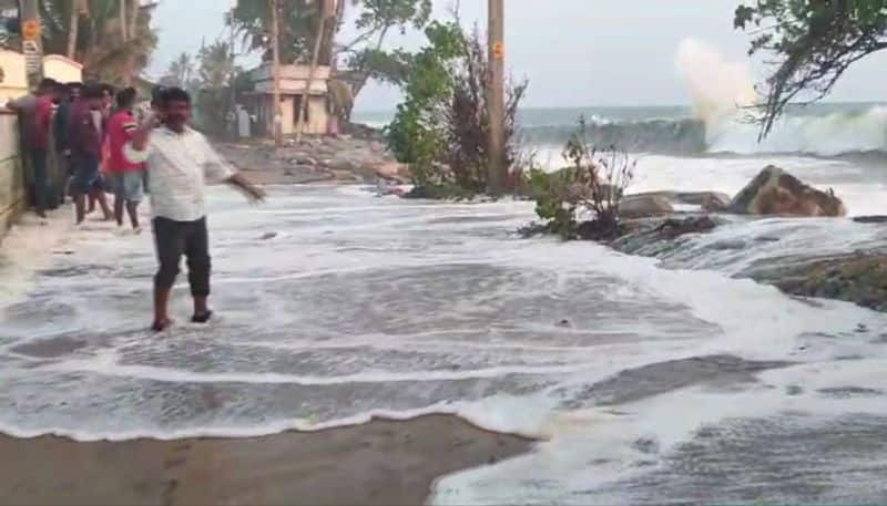 Kerala: Residents evacuated after high sea attack in Thiruvananthapuram; orange alert continues rkn