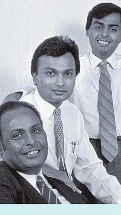 <p>अनिल अंबानी ने 1983 में रिलायंस से जुड़कर अपना करियर शुरू किया।</p>
