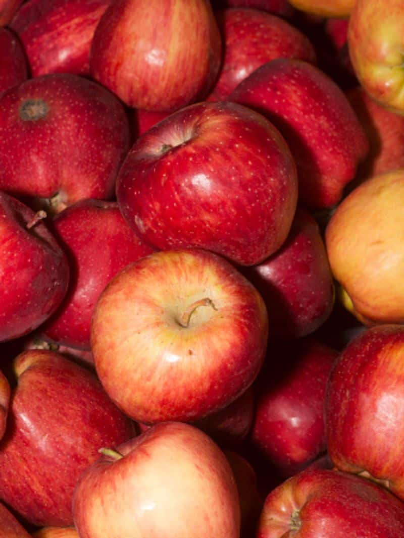 health benefits of eating one apple daily 