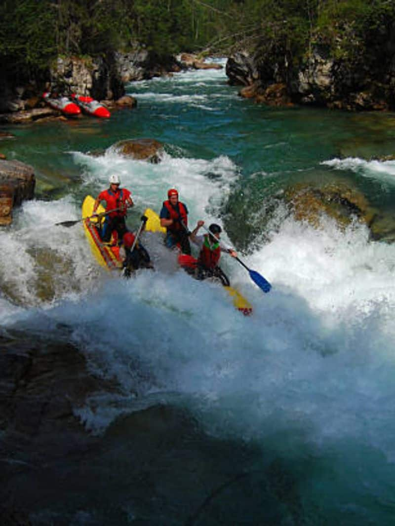 Adventure Awaits: 7 Best Places for River Rafting in India NTI