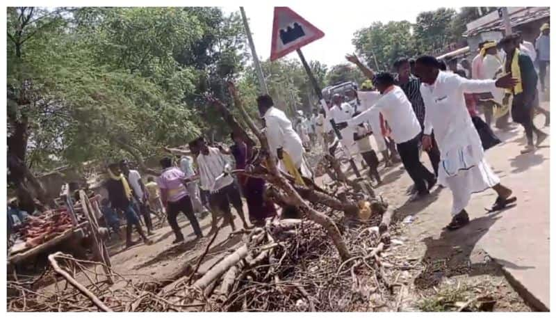 BJP Congress workers pelted stones in  Yadgir nbn