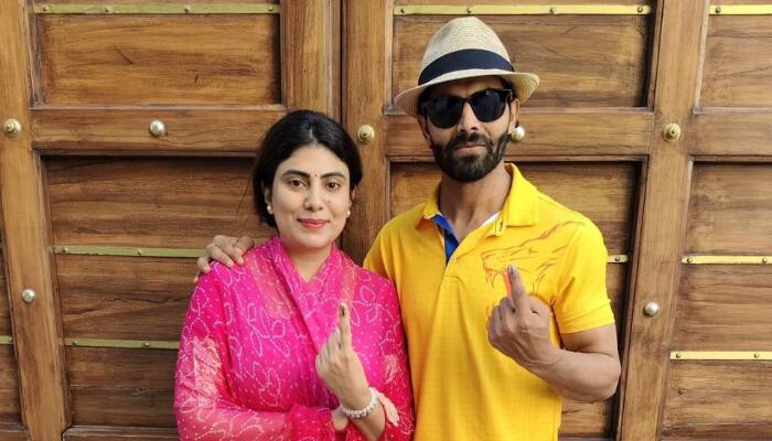 cricket Indian cricketer Ravindra Jadeja and wide casts votes in Gujarat's Jamnagar osf