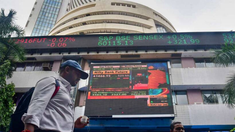 Sensex sinks, Nifty drops as FII outflows continue; experts await Modi-Trump discussion