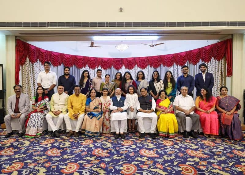 former PM Shri PV Narasimha Rao family met PM Modi In Hyderabad KRJ