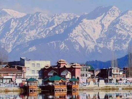 Places to visit in Srinagar in summers zkamn
