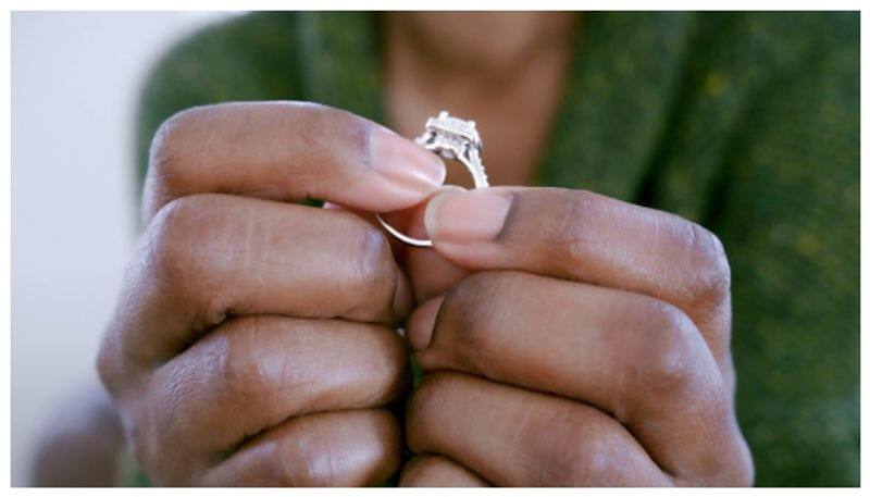 Wife Shares Post That Husband Bought Engagement Ring From Joint Account roo