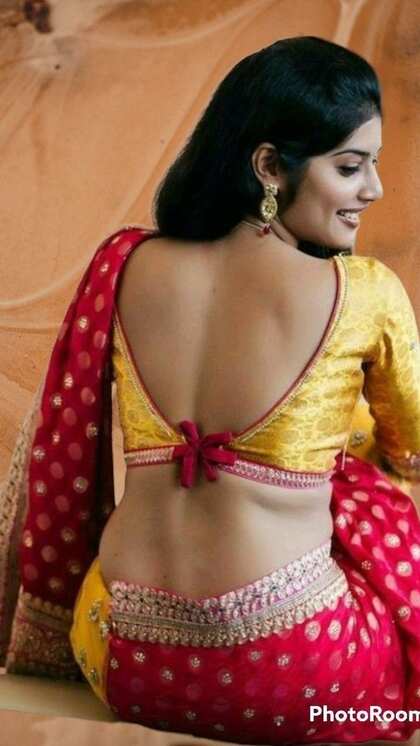 फ्लावर डिजाइन बैकलेस ब्लाउज