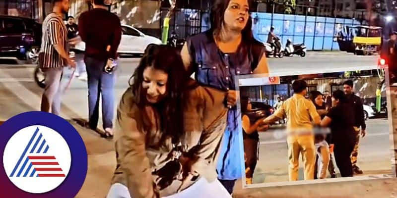 three drunk woman assaulted to police constable in Mumbai video Gone viral in Social Media akb