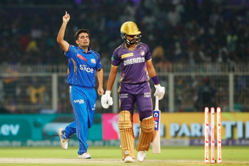 Kolkata Knight Riders Set 158 runs target to Mumbai Indians kvn