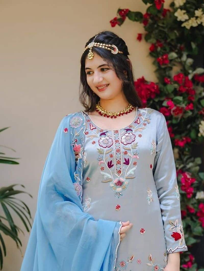 Bajrangi Bhaijaan fame Harshali Malhotra 7 kurta set look zkamn