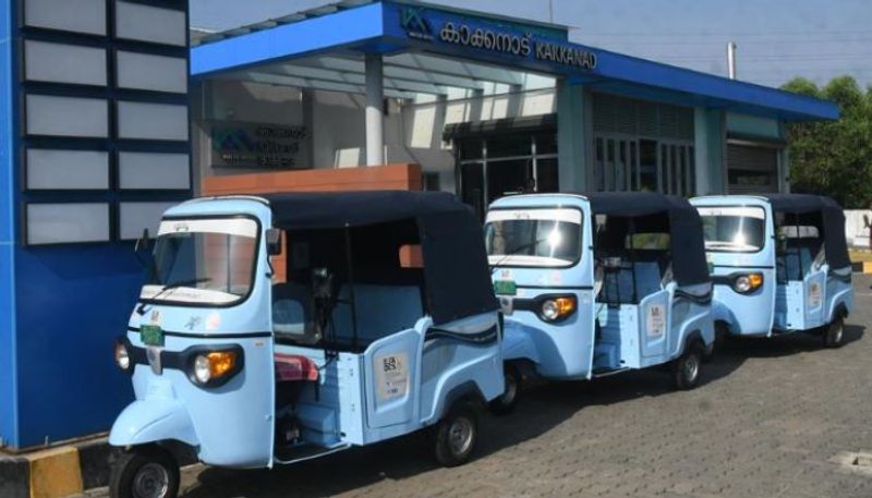 These autorickshaws in Kochi can be paid using debit and credit cards