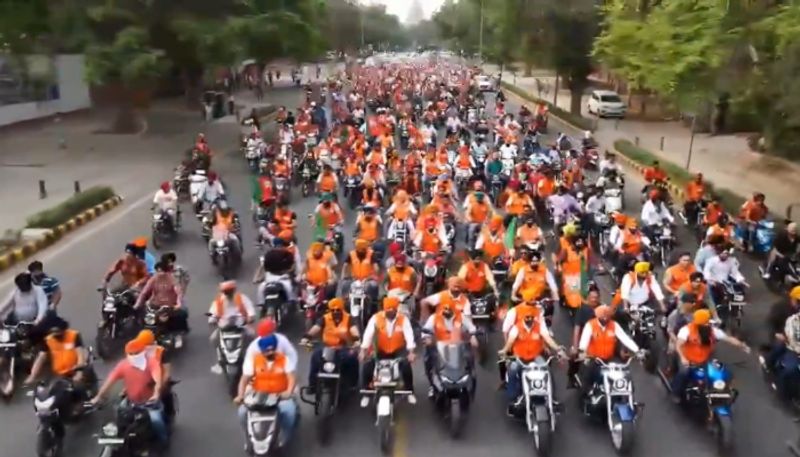 'Sikhs for Modi': Sikh community hold massive bike rally in support of BJP in Delhi (WATCH) anr