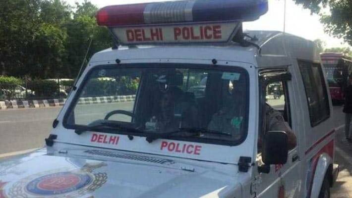 2 delhi hospitals receive bomb threat 