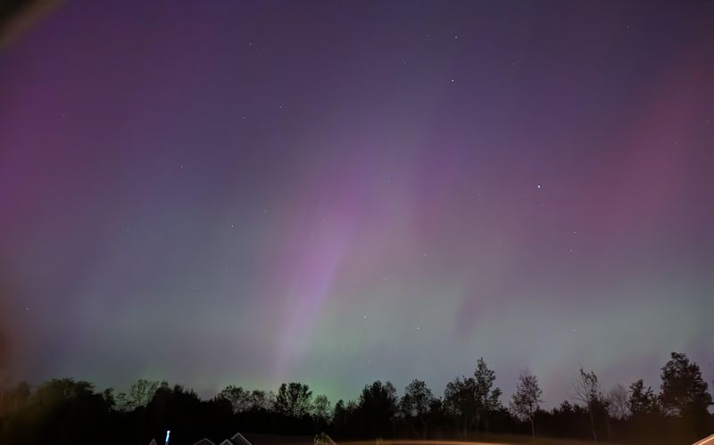 largest Geomagnetic storm in two decades brings caused dazzling northern light in many counties 