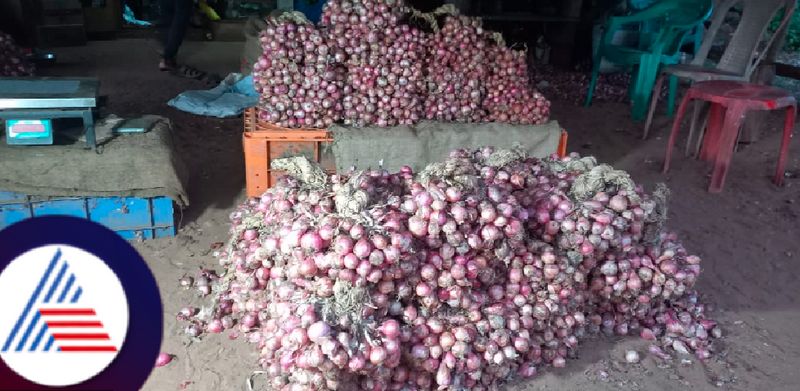 Extreme weather issue medicinal kumta onion price hikes at uttara kannada rav