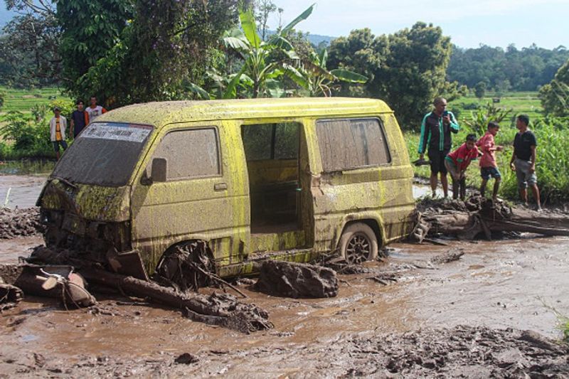 Mount Marapi flash floods: Heavy rains, cold lava claim dozens of lives in Indonesia; WATCH viral videos snt