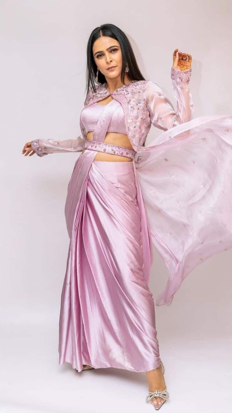 Madhurima Tuli birthday  Salwar Suit stylish designer saree with price kxa 