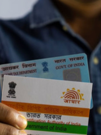<p>यदि आपने अपना पैन कार्ड अभी तक आधार से लिंक नहीं कराया है तो यह खबर आपके लिए है। इसको लेकर नया अपडेट सामने आया है।</p>

