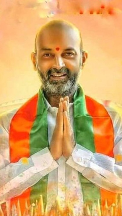 <p>तेलंगाना BJP अध्यक्ष, तेलंगाना भाजपा के प्रमुख (एम्स), करीमनगर, बीबीनगर, तेलंगाना के बोर्ड मेंबर बंदी संजय कुमार के भविष्य का फैसला भी चौथे चरण की वोटिंग में EVM में कैद हो जाएगा। </p>

<p> </p>
